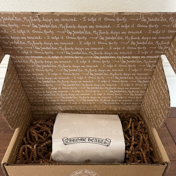 Chrome Hearts Black Tshirt in Large with logo on Neckband and Sleeves - Picture 3 of 3